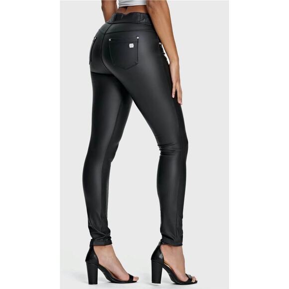 Freddy Faux Leather High Waisted Full Length  Size 4 Stretchy Zip Closure - Picture 3 of 16